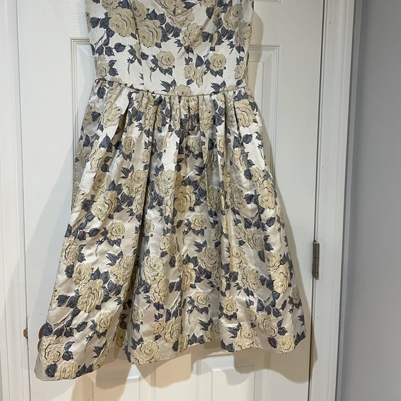 Gal Meets Glam Ava Floral Jacquard Dress size 4 - Picture 5 of 5